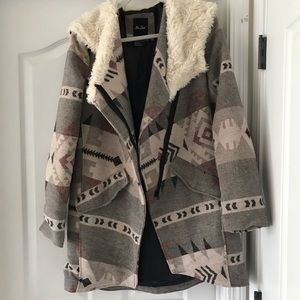 BB Dakota Jackets & Coats - Hooded printed coat w/faux fur BB Dakota Jackets & Coats - Hooded printed coat w/faux fur